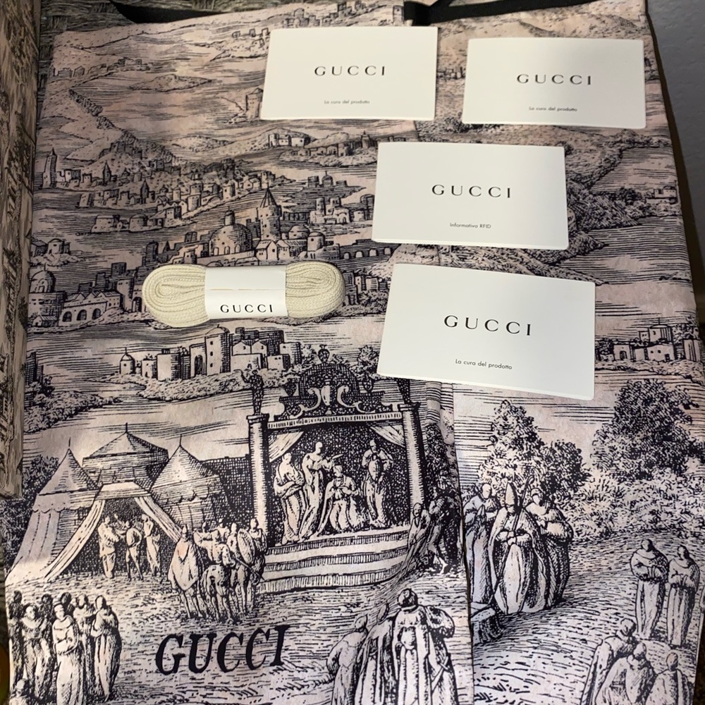 Woman Gucci Ultrapace Sneakers - Picture 4 of 8